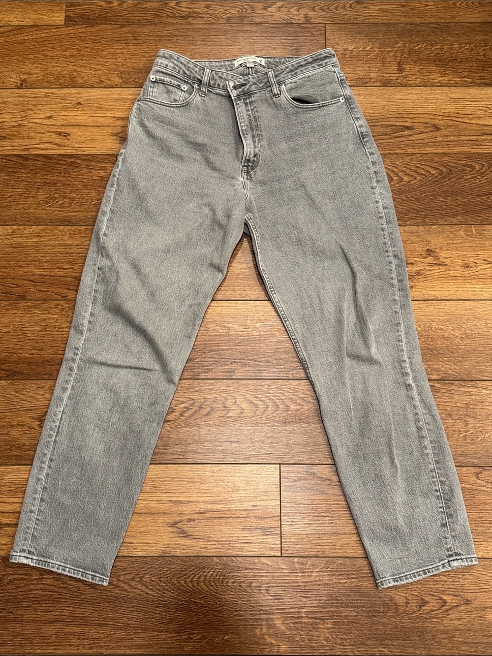 Abercrombie The Mom High Rise Jeans